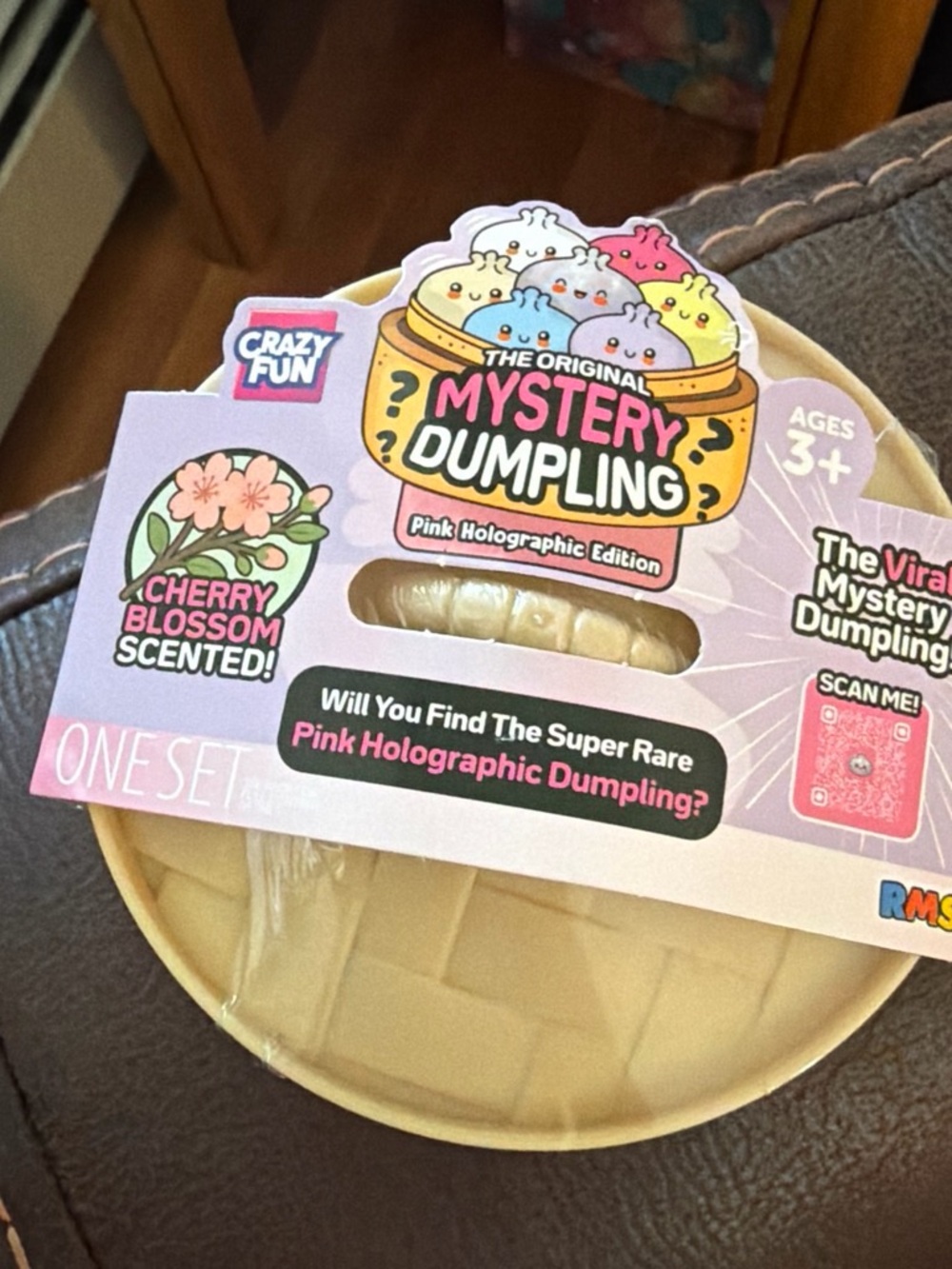 Mystery Dumpling - Pink Holographic Edition (Pink)